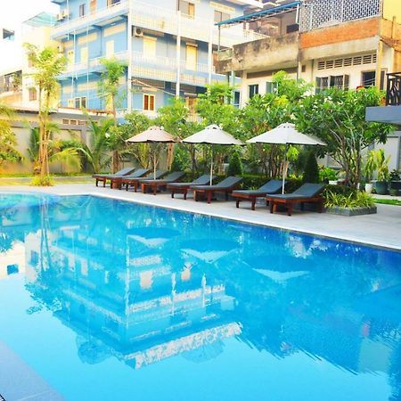 Holiday Hotel Battambang Exterior photo