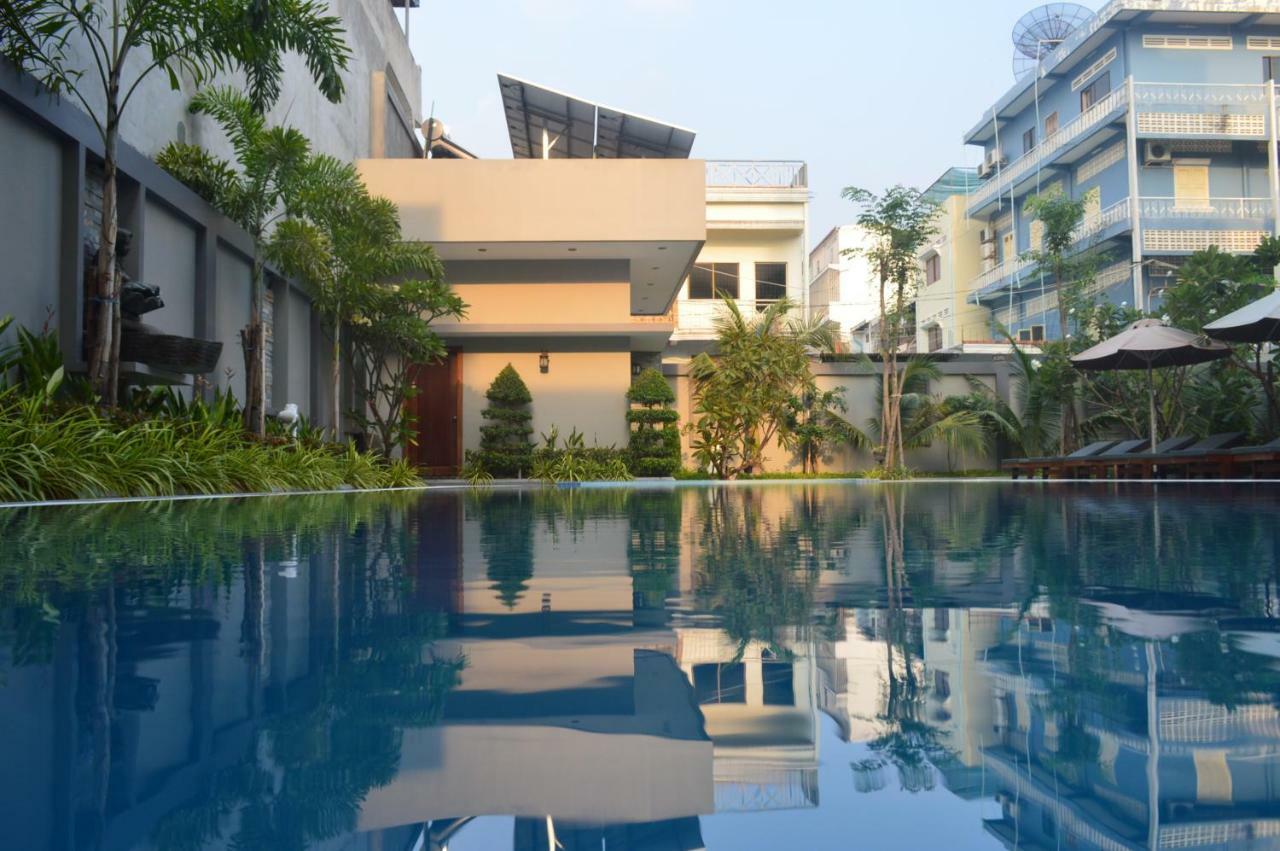 Holiday Hotel Battambang Exterior photo
