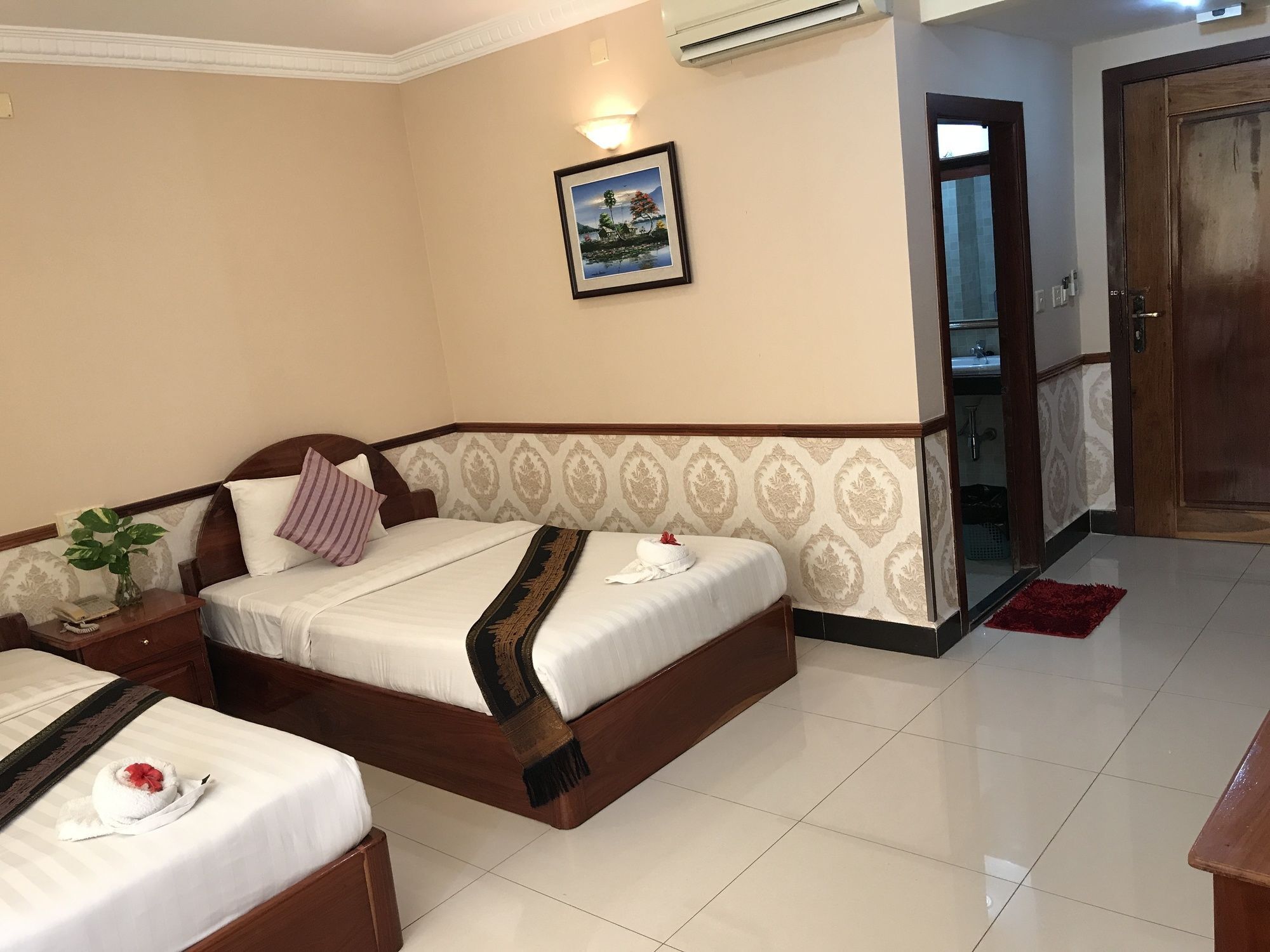 Holiday Hotel Battambang Exterior photo